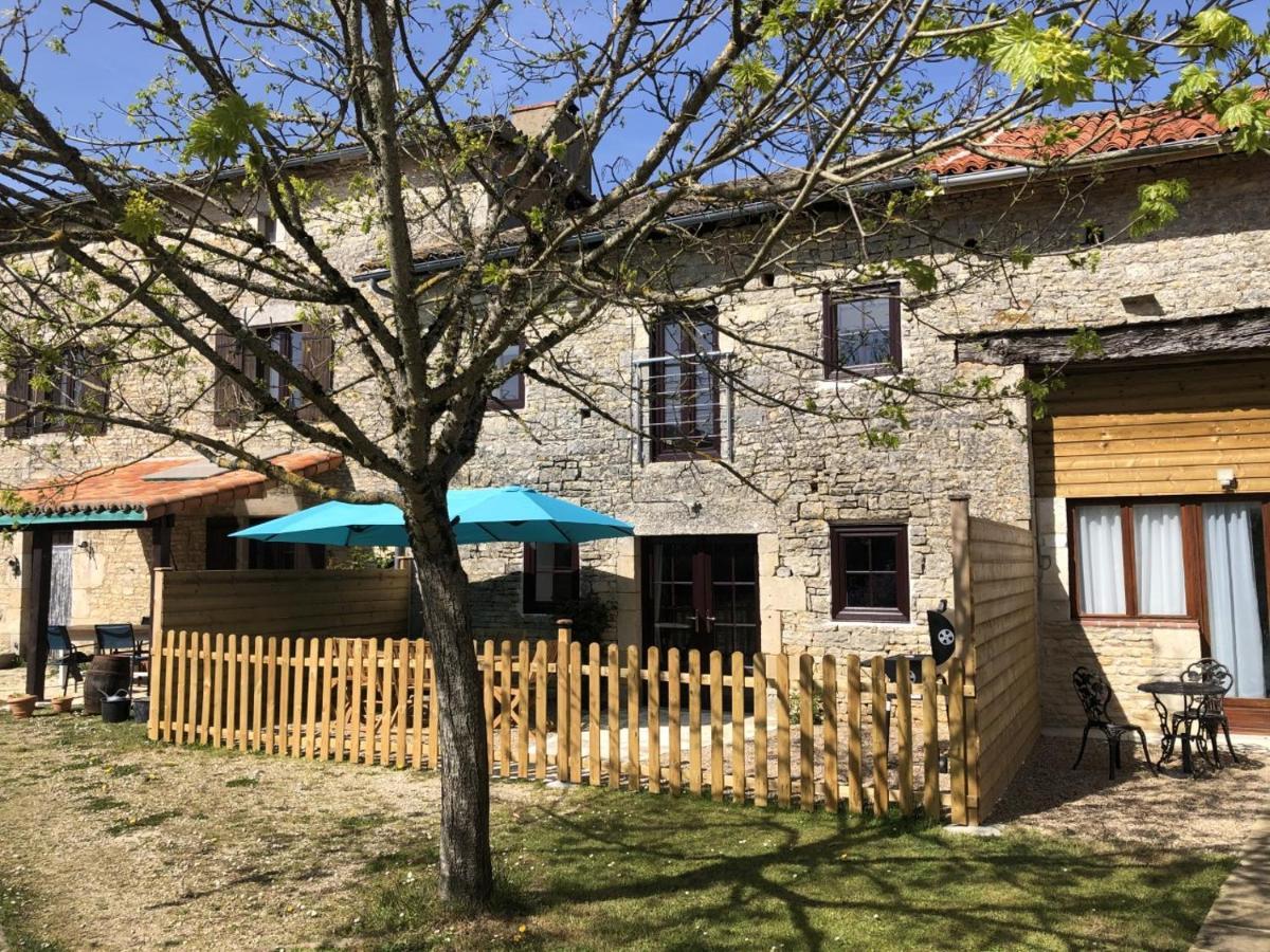 Blacksmiths Cottage In Blanzay - 3 Beds Exterior foto